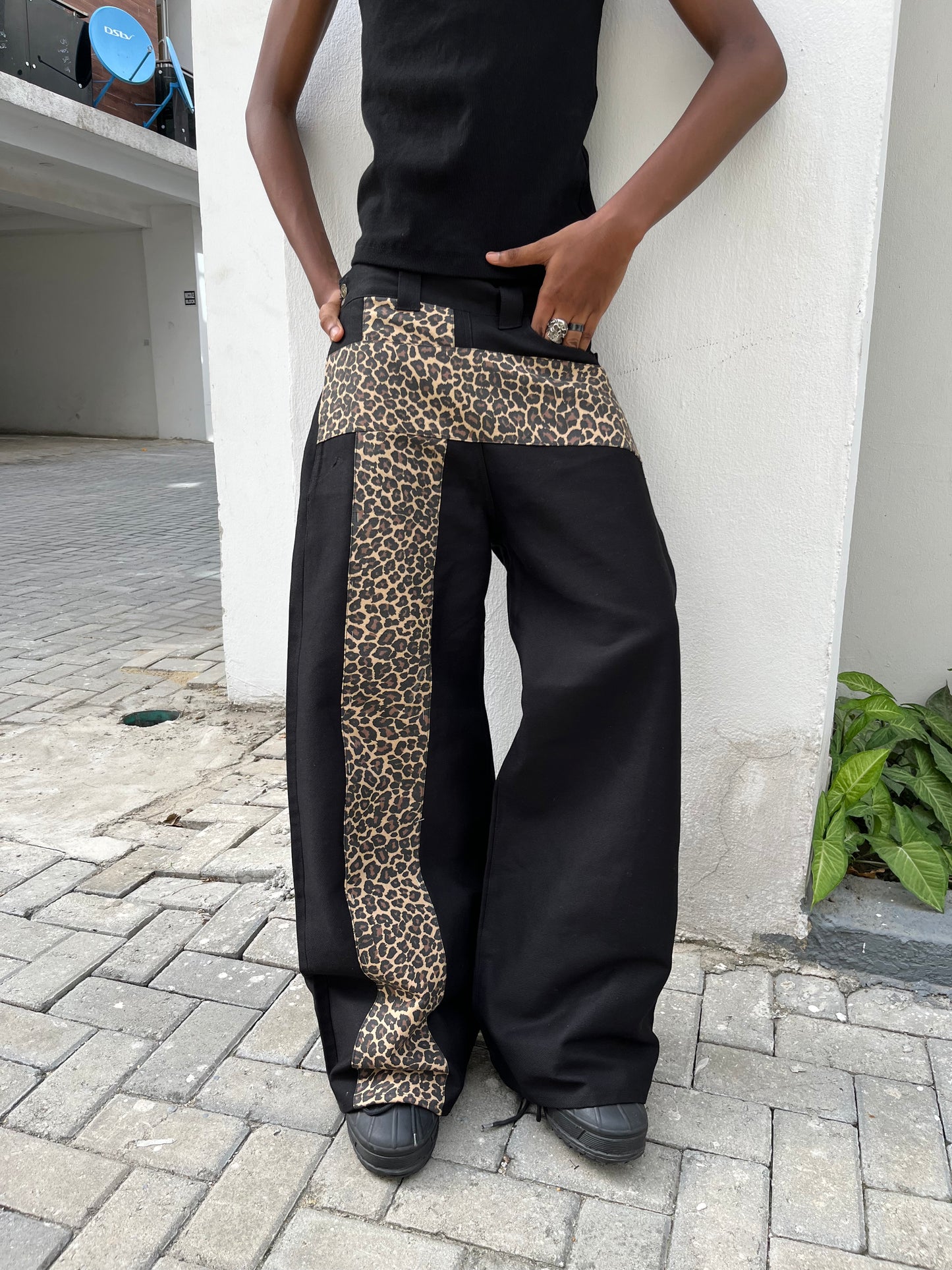 DELANA CROSS CHEETAH PRINT PANTS